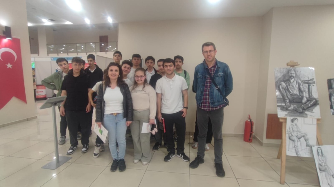 8.sınıf öğrencilerimizle Yenimahalle Mesleki ve Teknik Eğitim Fuarı Gezisi